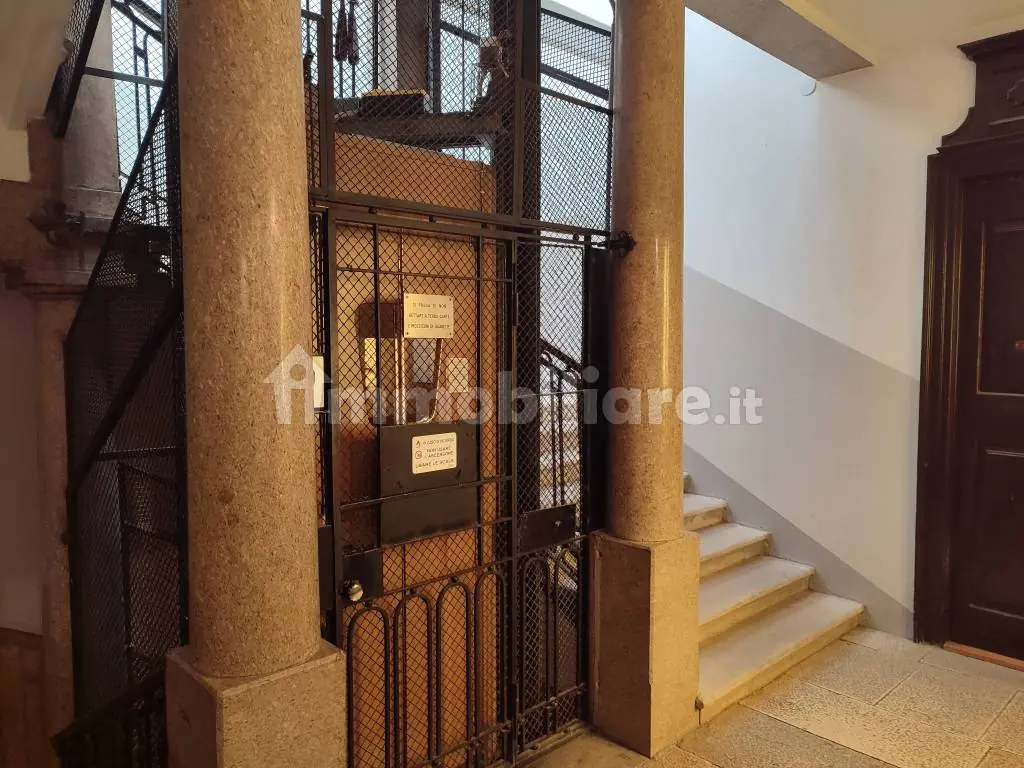Bilocale Luminoso nel Cuore del Centro Storico — foto 10