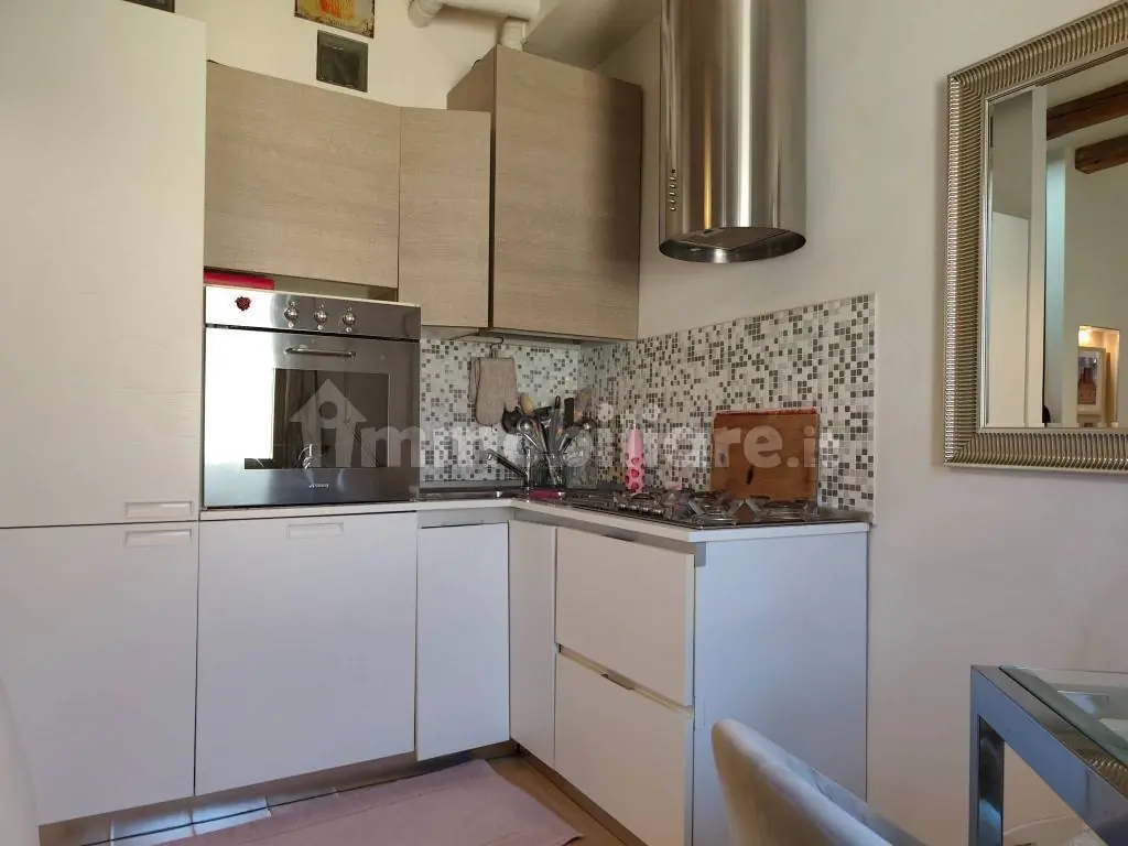 Bilocale ristrutturato con ascensore — foto 3