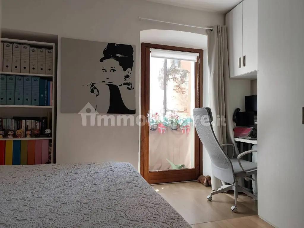 Bilocale ristrutturato con ascensore — foto 8