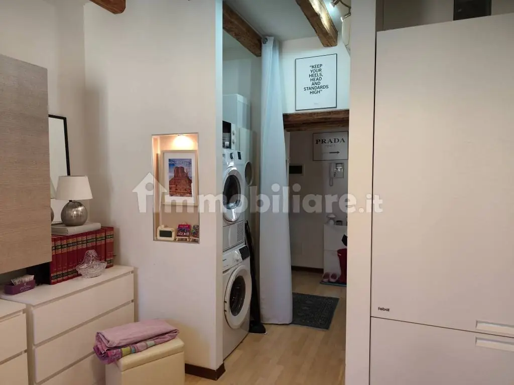 Bilocale ristrutturato con ascensore — foto 9